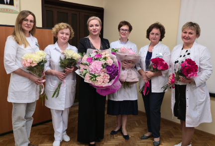 Финальный аккорд праздничной недели: директор центра поздравила коллектив в Минске